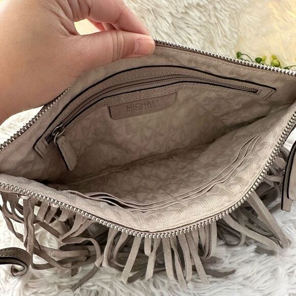 Michael Kors Billy Gray‎ Fringed & Studded Suede Zip Clutch Bag - Picture 4 of 10